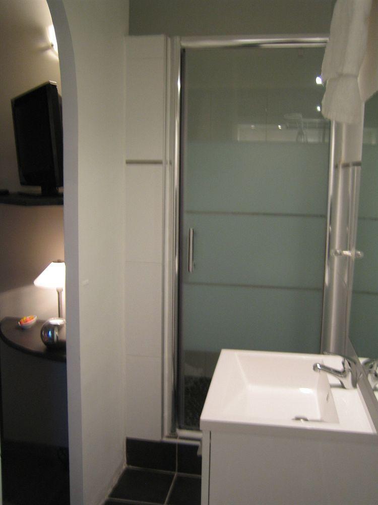 Hotel L'eau Des Collines 2*