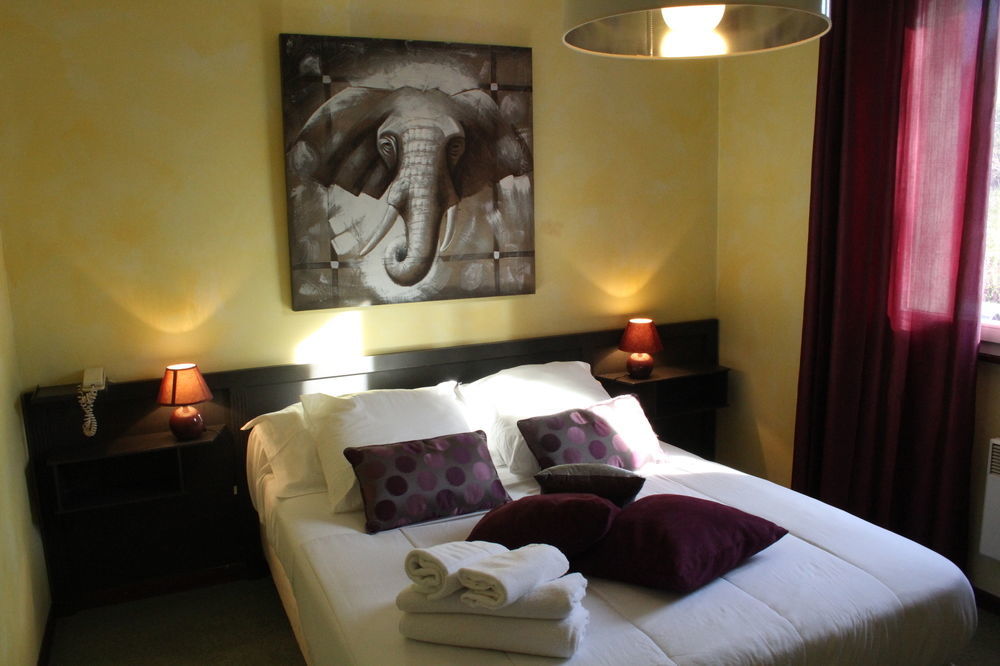 Hotel L'eau Des Collines 2*