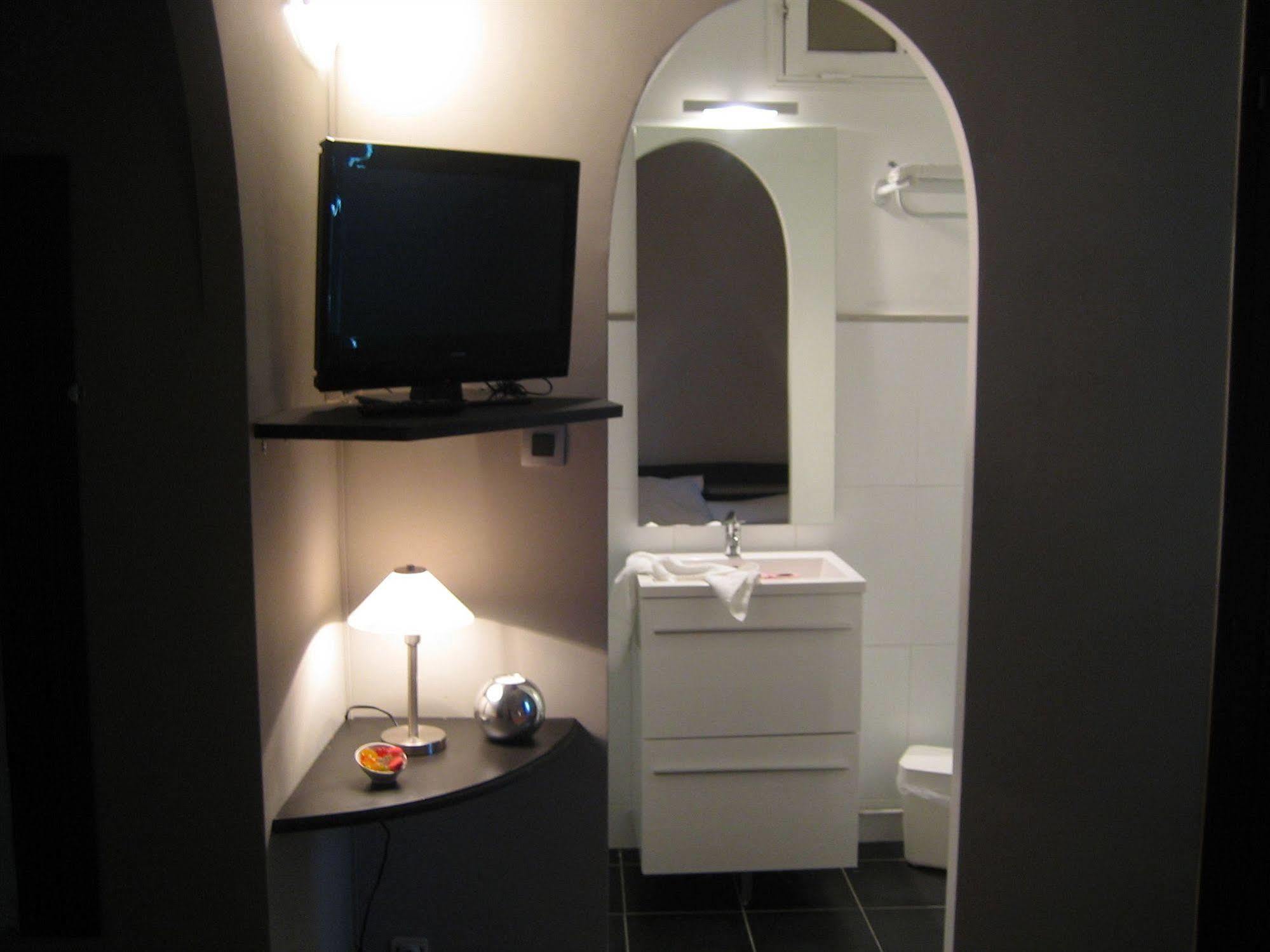 Hotel L'eau Des Collines 2*